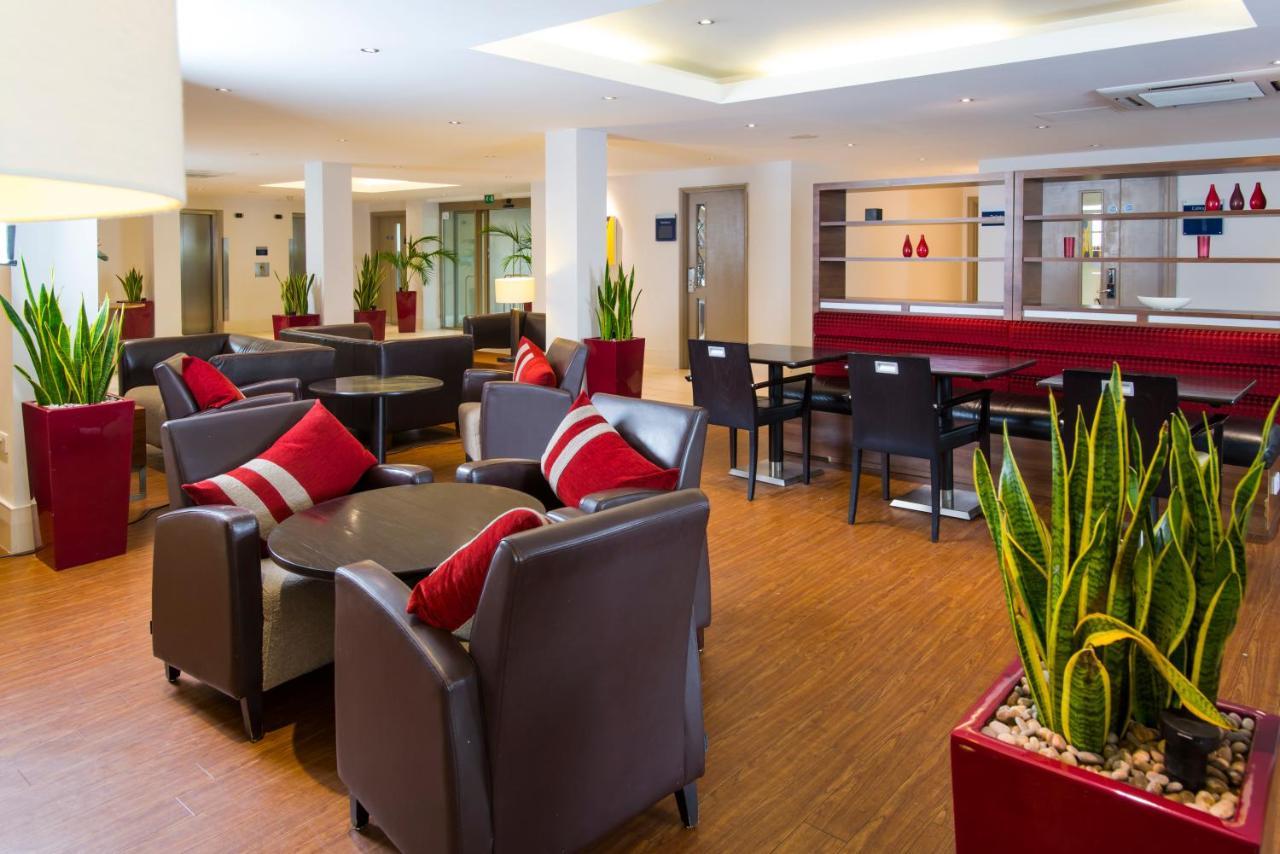 Holiday Inn Express Northampton - South By Ihg Exterior photo