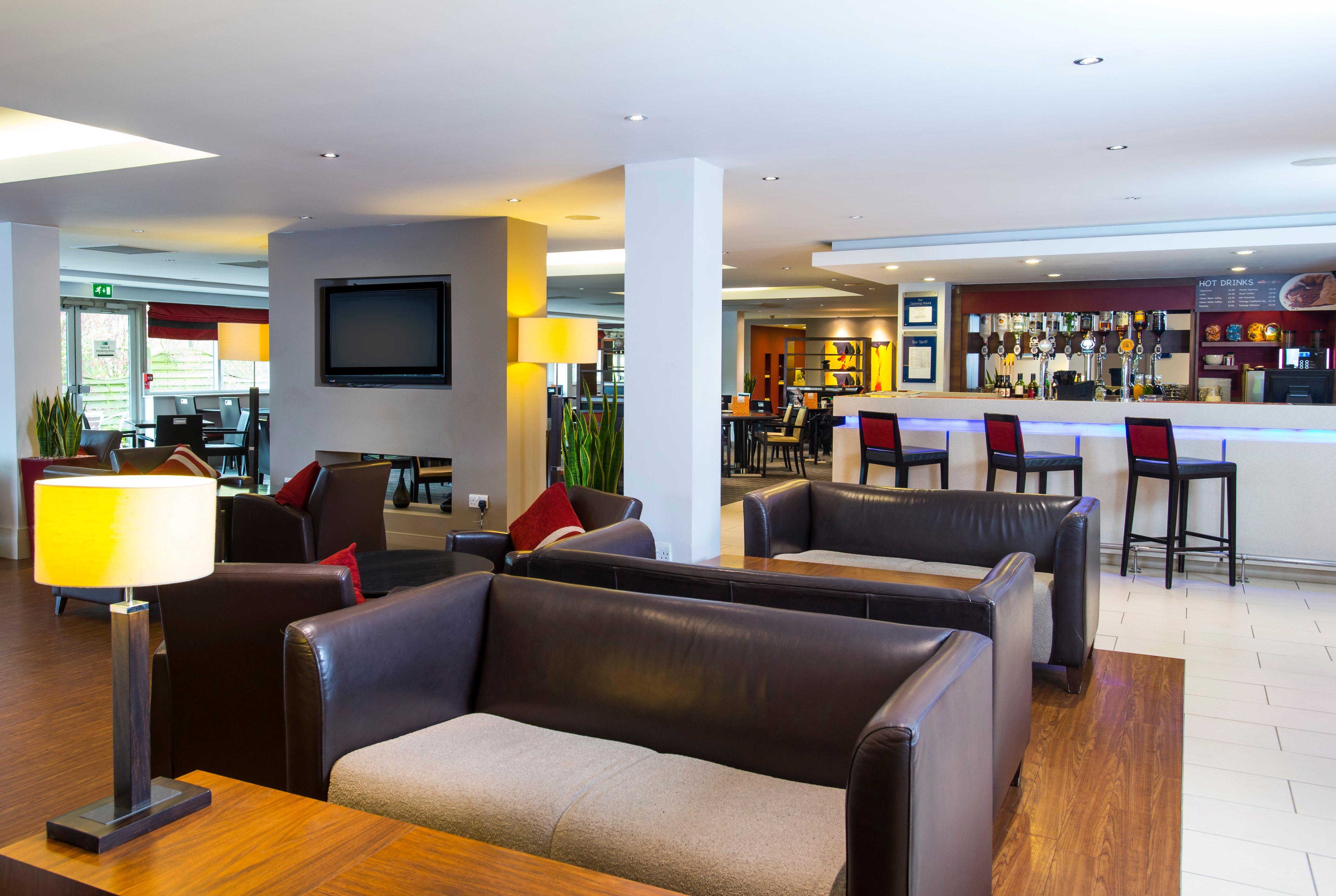 Holiday Inn Express Northampton - South By Ihg Exterior photo