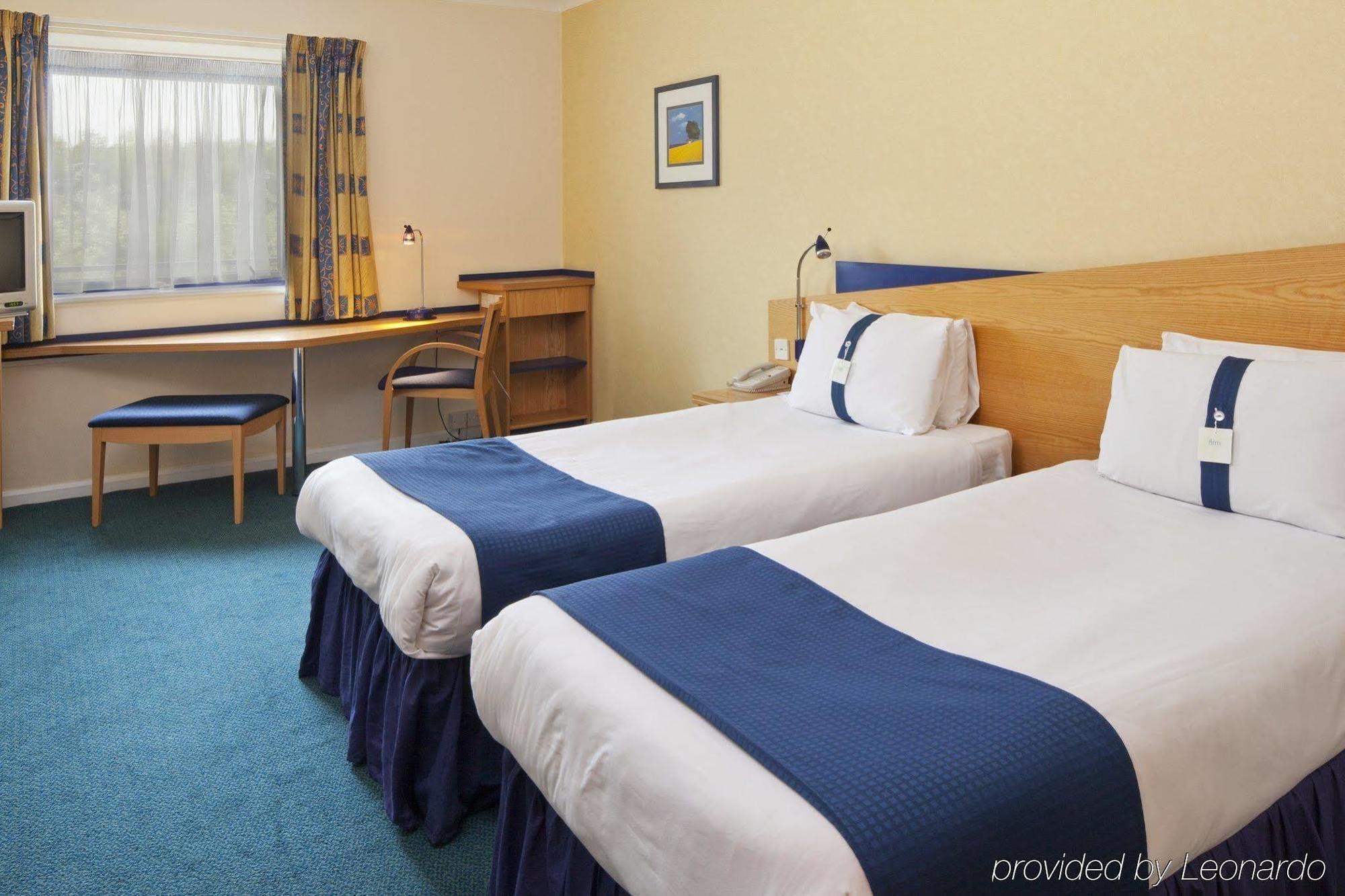 Holiday Inn Express Northampton - South By Ihg Exterior photo